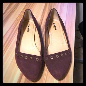 Burgundy flats with heel